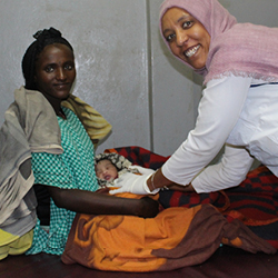 HamlinMidwifeandBaby4 | Catherine Hamlin Fistula Foundation | Together we can eradicate obstetric fistula in Ethiopia.